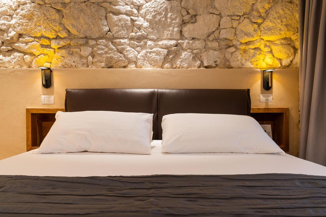 Re Dionisio Luxury Suites Siraküza Dış mekan fotoğraf